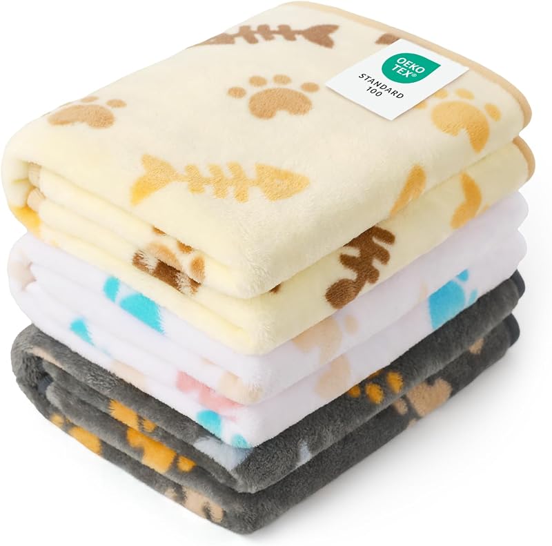 Manta para Cães e Gatos em Veludo Coral com Estampa de Patinhas Luciphia, 3 Unidades, Branca/Cinza/Cáqui, Tamanho Pequeno