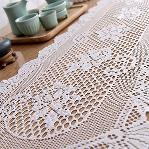 Chemin de table lin et dentelle style vintage avec pompons pour commode raffinée