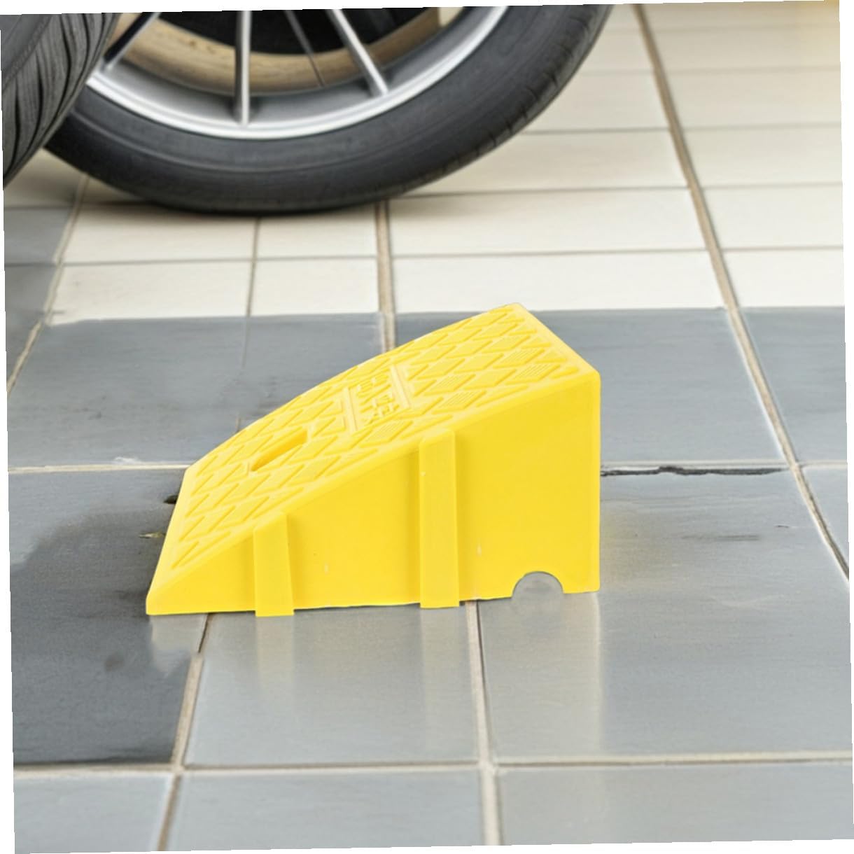 Plastic Non-Slip Threshold Ramp Clips Yellow 250x270x110mm Curb Ramp for Home Steps and Scooter Access for Doorway Use