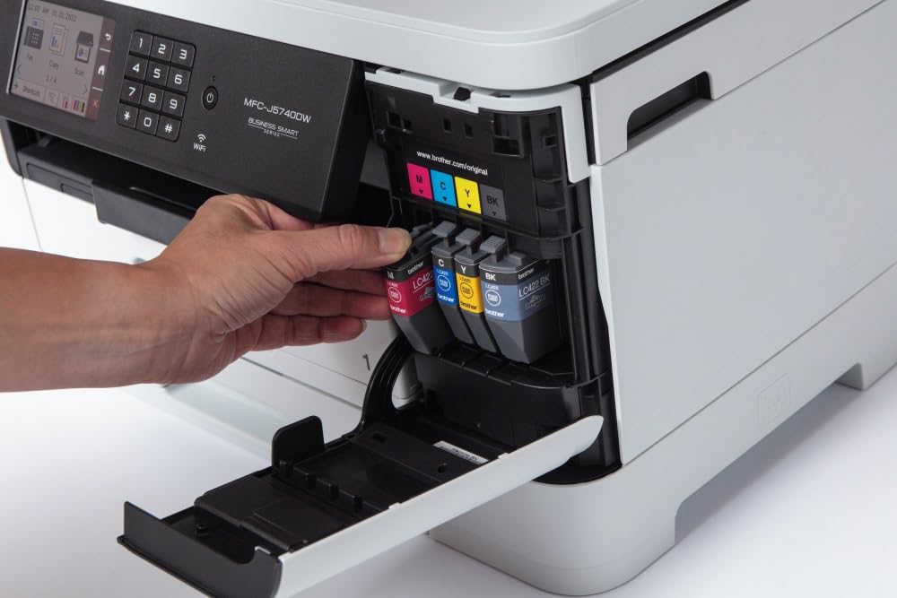 Brother MFCJ5740DW | Multifunzione Inkjet a colori con stampa A4/A3 | Due cassetti da 250 fogli cad e ADF da 50 | Touchscreen 8.8 Cm | USB, LAN, WiFi | Colore Bianco | Cartucce incluse da 550 pag