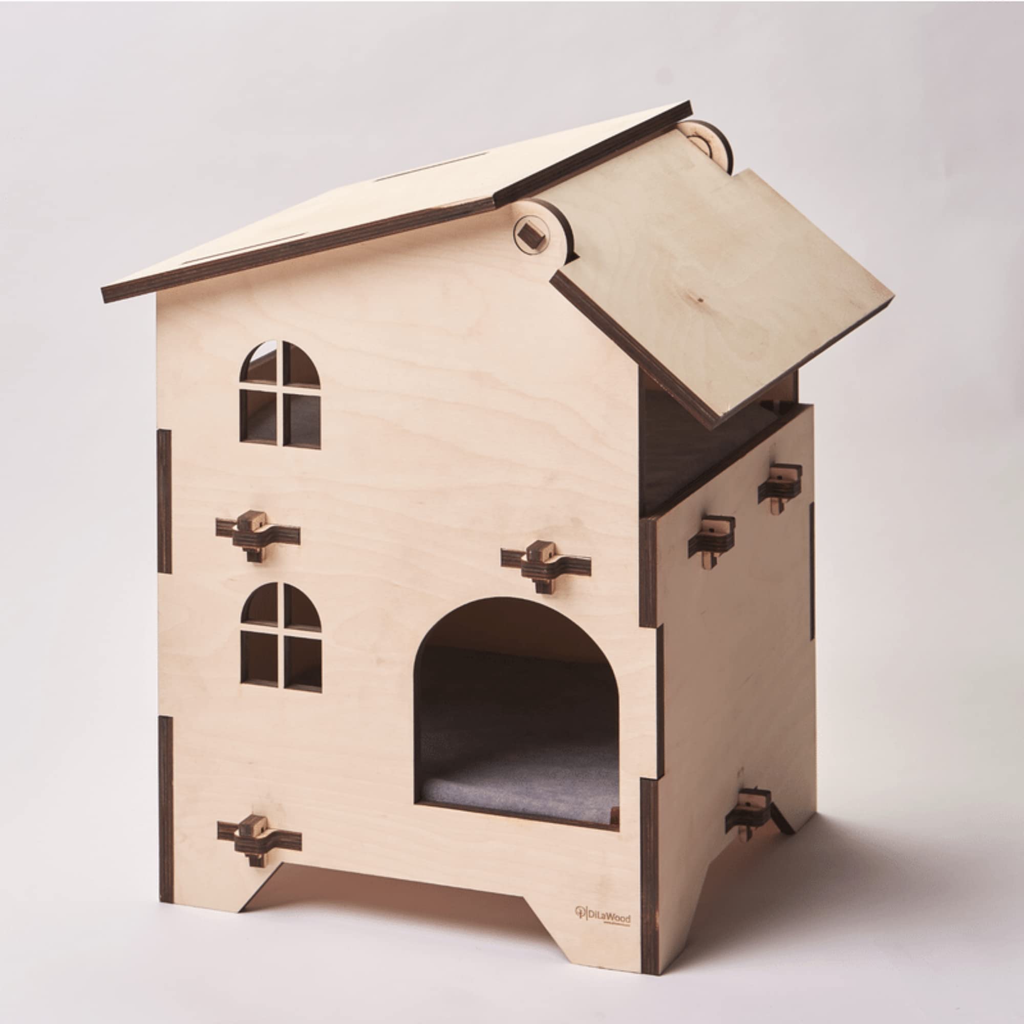 Grand chat cabane en bois pour intégration design dans votre salon