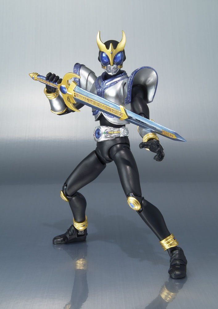 Amazon.com: BANDAI S.H. Figuarts Masked Rider Kuuga Titan Form 