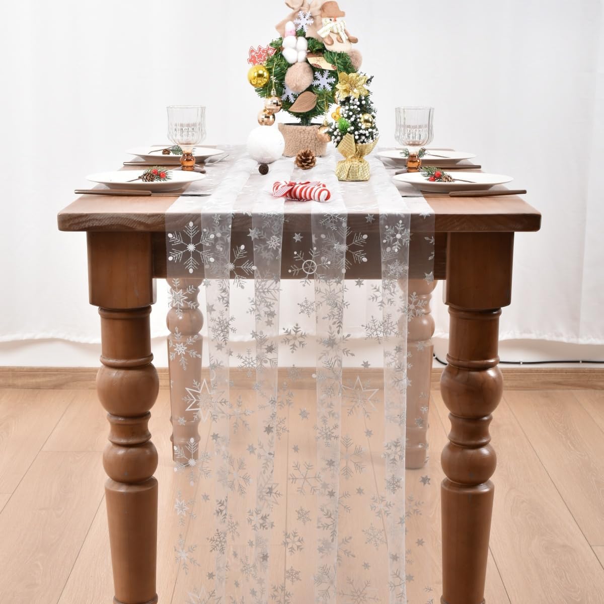 Joanlody White Silver Christmas Snowflake Gauze Table Runner Glitter Metallic Foil 10ft Seasonal Sheer Tulle Table Runner for Wedding Birthday Party Winter Festival Holiday Home Decor