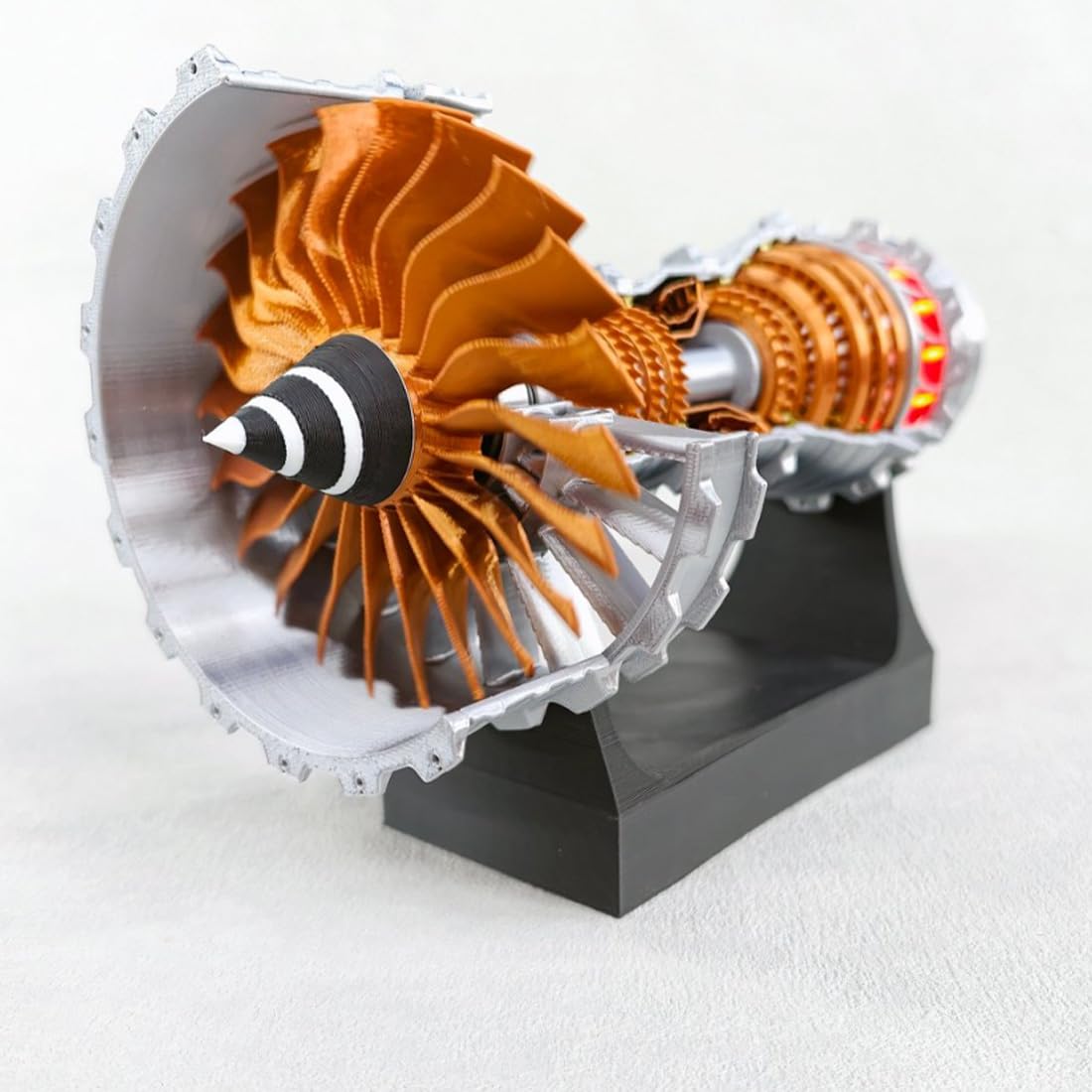 TRENT 900 - Modellino di aereo turbofan simulato