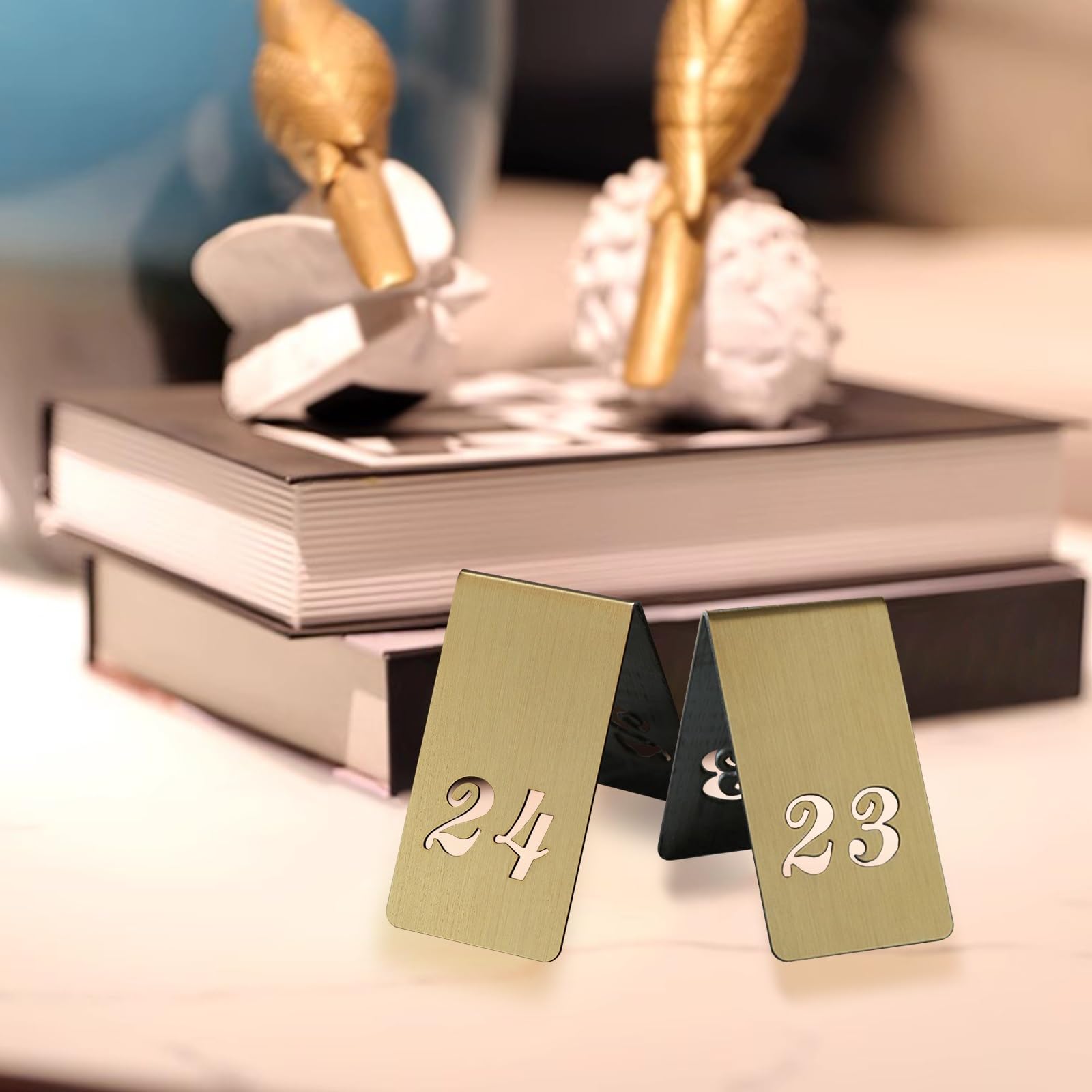 Numéros de Table de Restaurant Chevalets de Table Numérotés en Acier Inoxydable, Numéros de Table Numéros de Style de Tente en Acier Inoxydable pour Restaurants et Cafés, Banquets, 6 X 3.5 Cm(1-30)