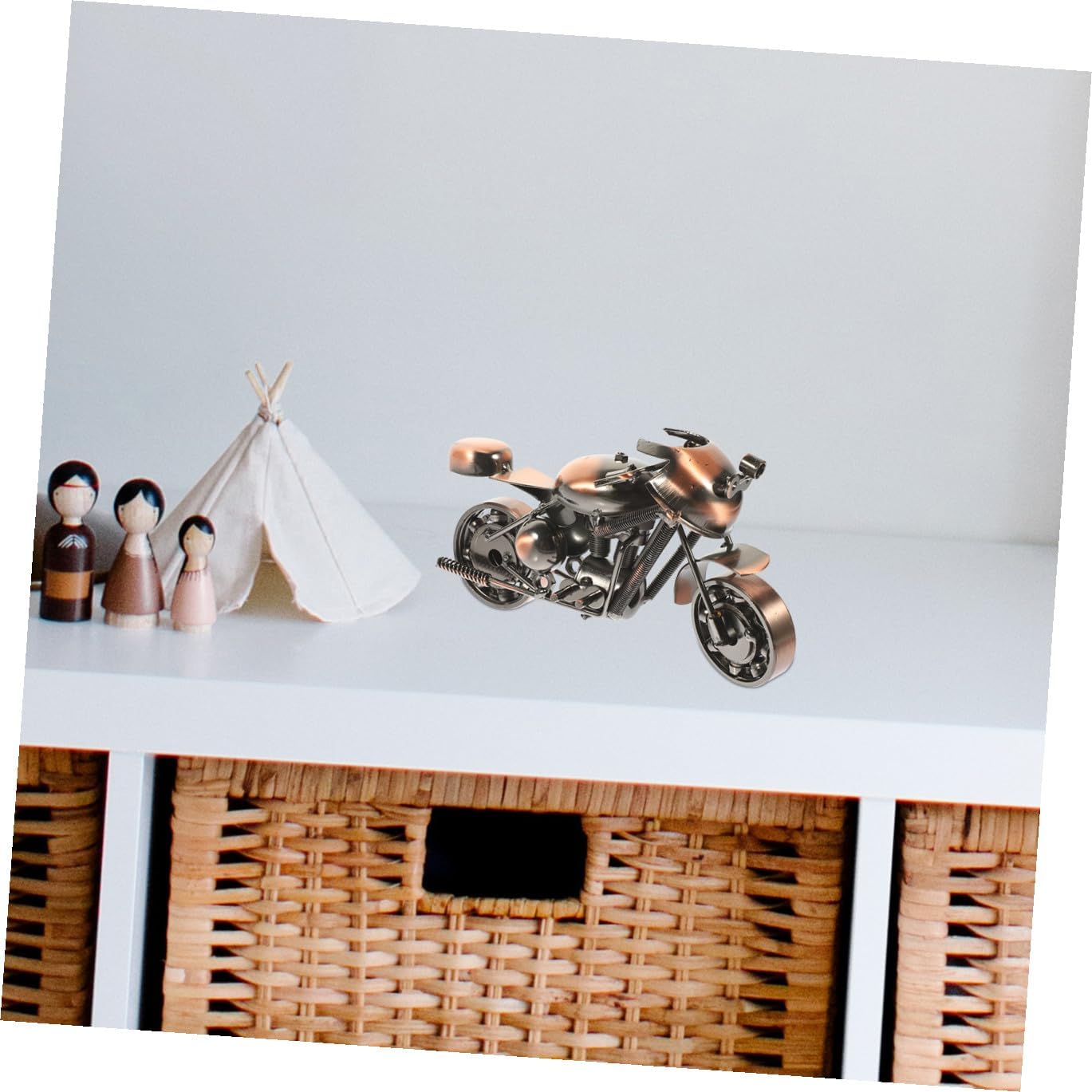 BEBEMOKO Retro Style Motorcycle Desk Decor Iron Craftsmanship Boys and Girls Toy Motorcycle Home Decor Ornament
