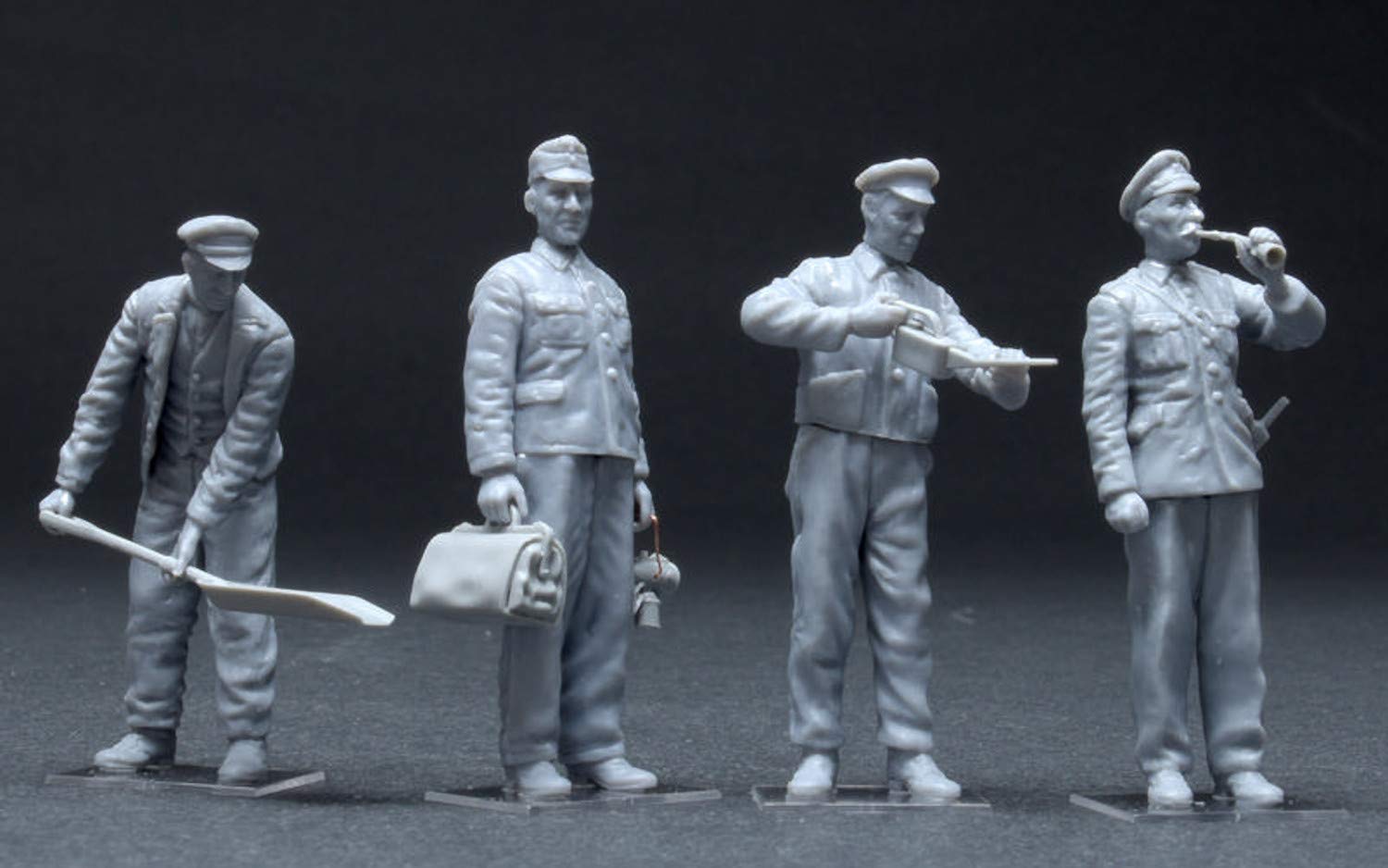 Amazon | ミニアート 1/35 ドイツ駅員スタッフ 1930年-1940年代 4体入