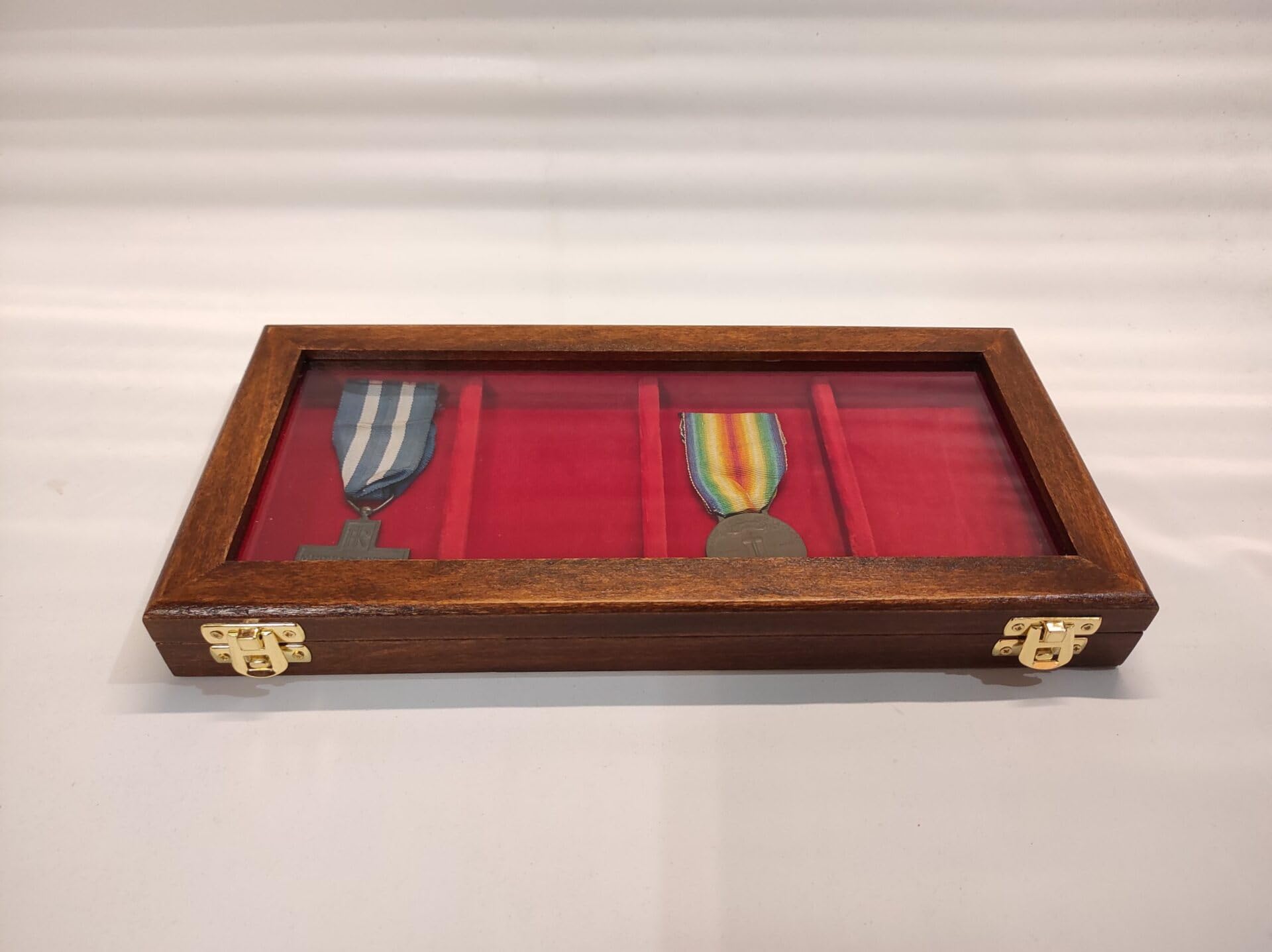 Vetrina Espositore per Medaglie Militari in Legno e Vetro, 4 Scomparti in Velluto per Medaglie con Nastrino, Cofanetto da Collezione Artigianale Made in Italy