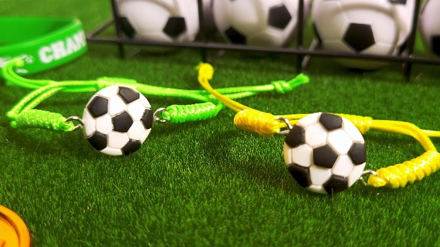 12 Braccialetti Calcio Tacobear - Colorati, Regolabili, Per Bambine E Ragazze Appassionate Di Sport - Foto 2