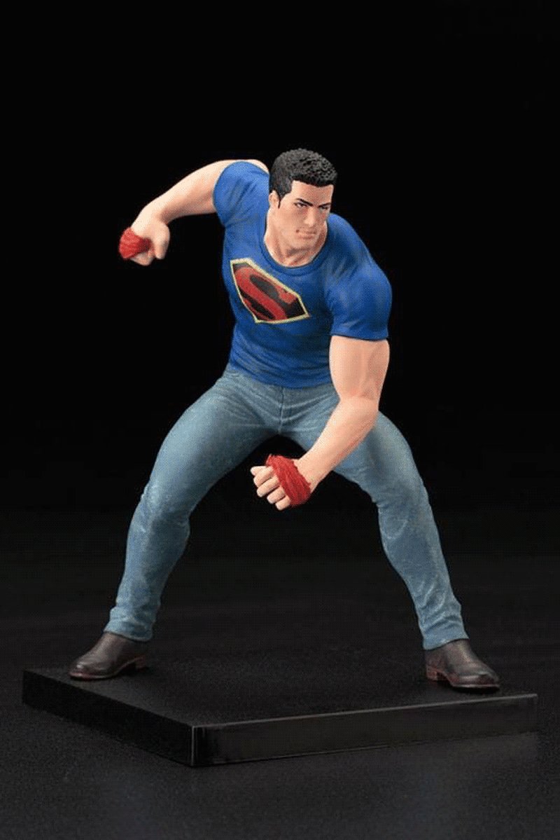 Clark Kent Limited Edition ARTFX+ Statue