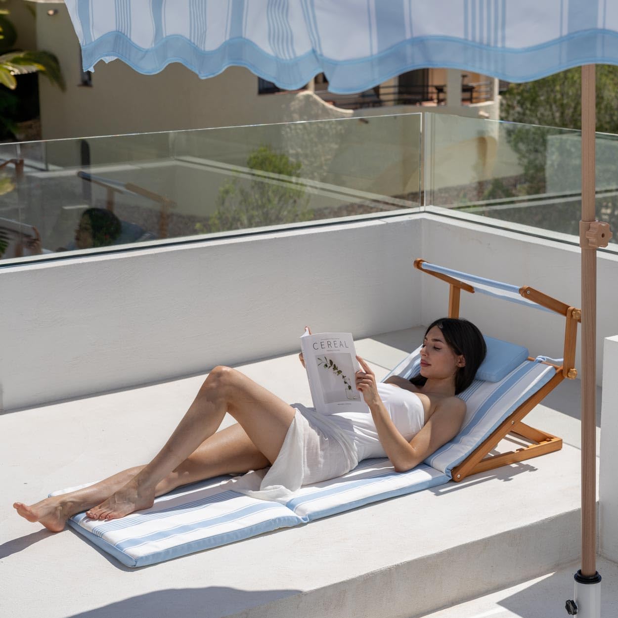 Flamingueo Tumbona Plegable - para Piscina - Reclinable 4 Posiciones - Parasol UPF50+ - Confort Premium - Poliéster - Azul
