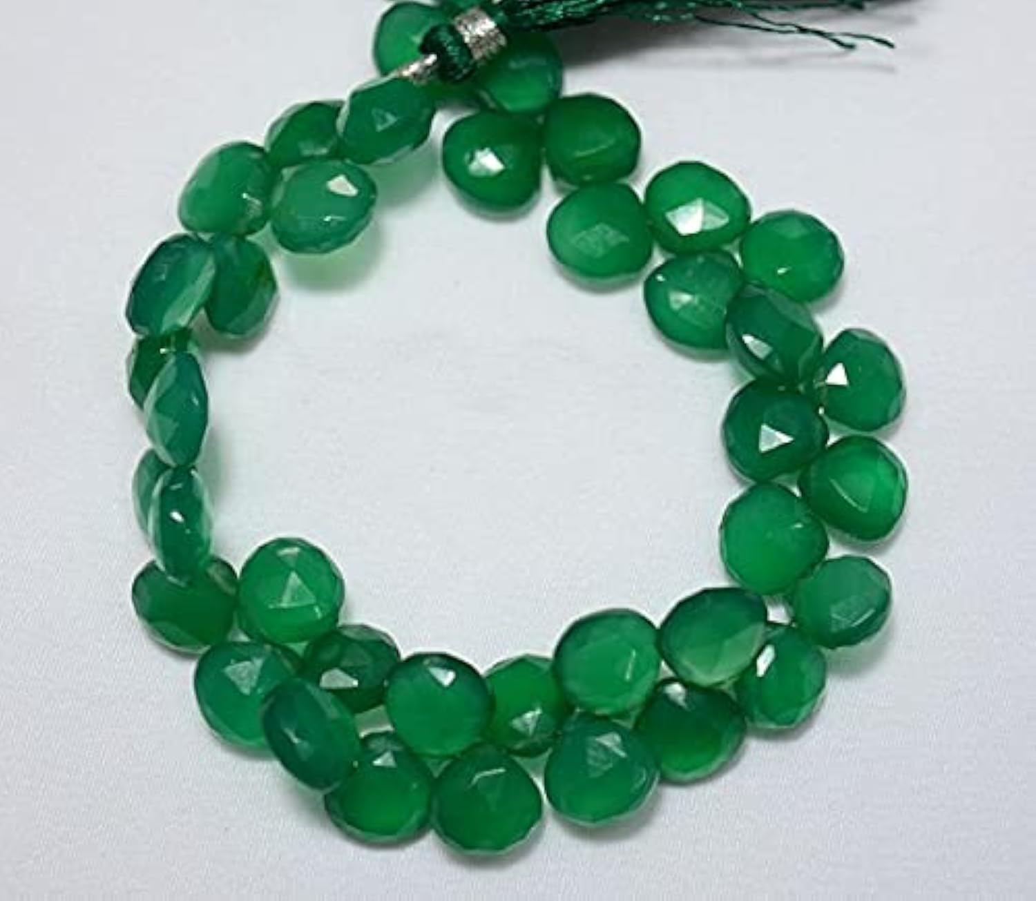 Évitez les pierres ternes grâce aux perles onyx vert cœur facetté brillantes LKBEADS 9mm