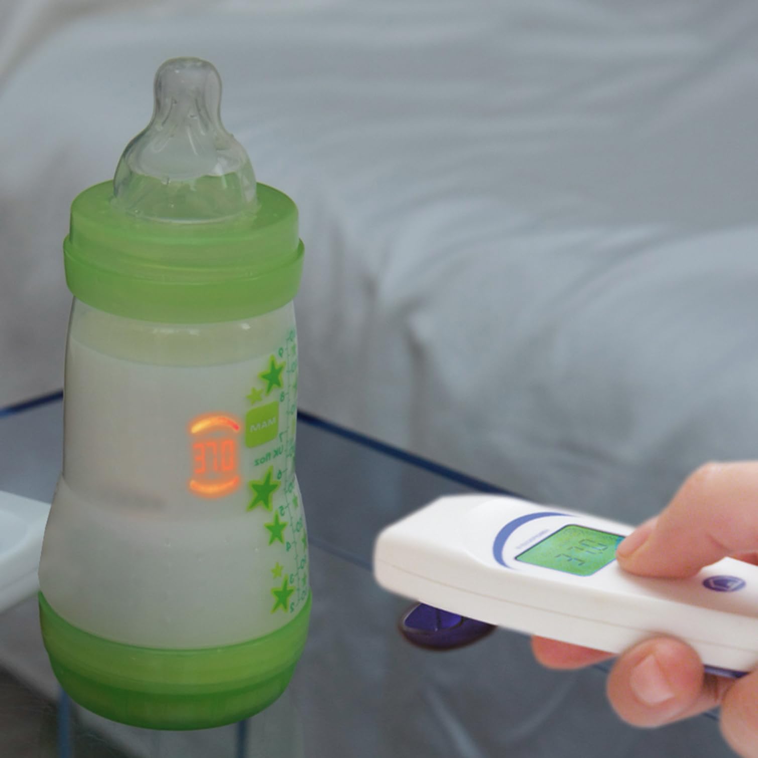 TECNIMED - VisioFocus 06400 - Thermomètre médical à infrarouge pour la mesure de la température à distance - Projette la température sur le front - Pour enfants et adultes - Made in Italy