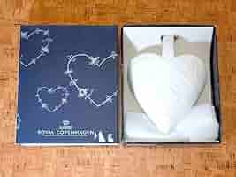 【新品】ロイヤルコペンハーゲン decoration heart 壁掛け花瓶 61SeOh7Jo6L._AC_SY200_QL15_.jpg