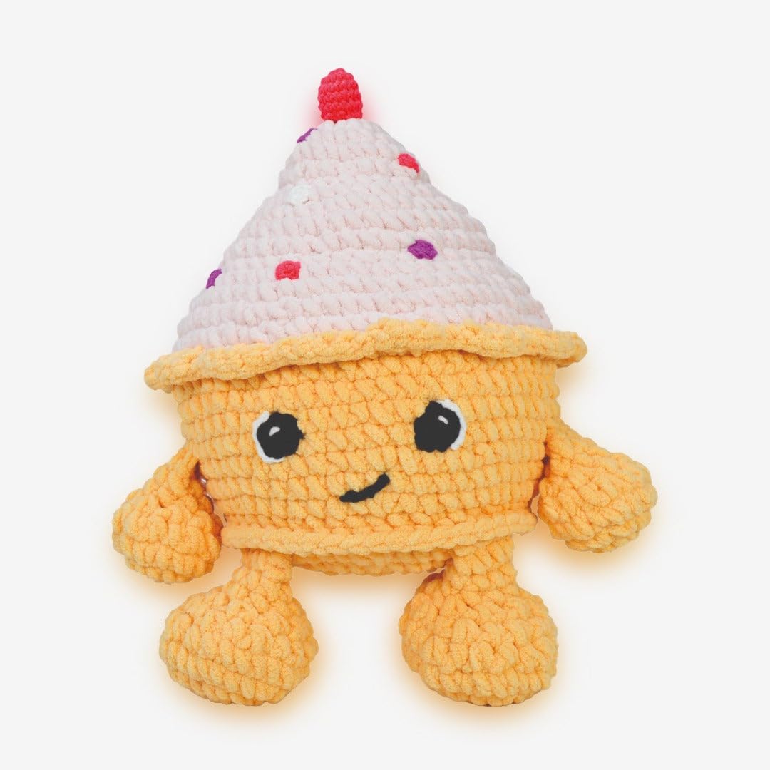 Knitty Critters - Fabulous Baker Gang - Cupcake| Cuddly DIY amigurumi Crochet kit