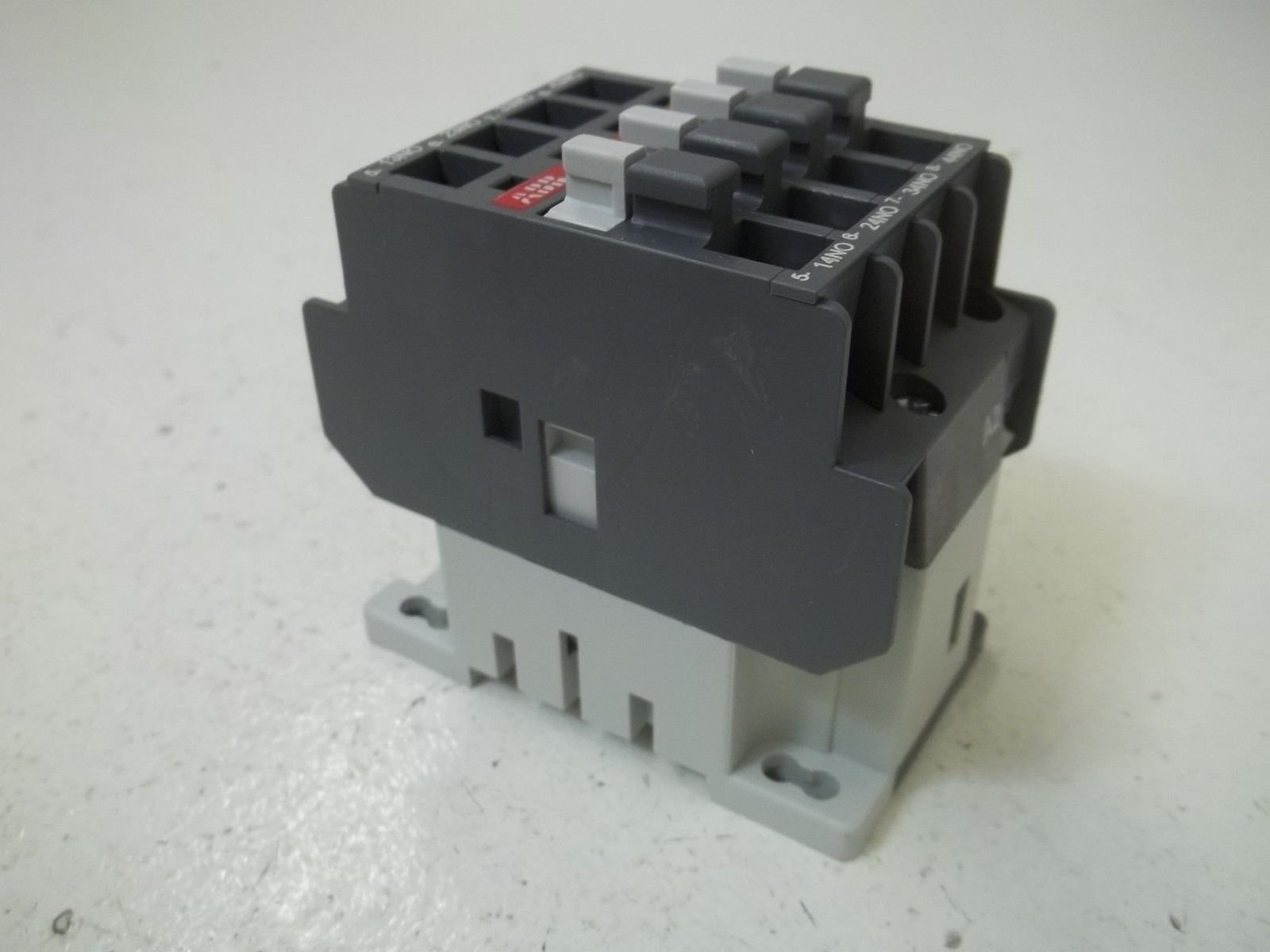 SQUARE D 8536SFO1V02S U Coil120 VACV 8536SFO1V02S Used