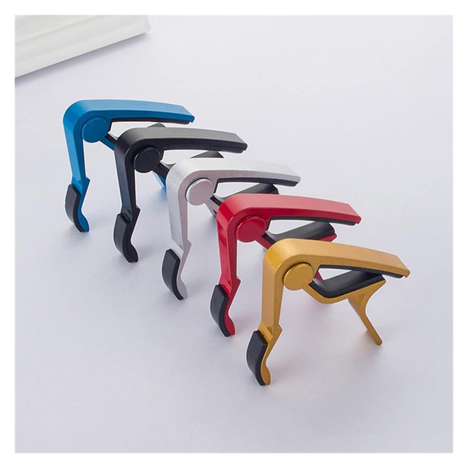 Uniwersalne akcesoria do gitary Capo Zmień klucz zaciskowy Stop aluminium Metal Acoustic Classic Guitar Capo na części do gitary, gitara Capo (kolor: czerwony) (czarny)