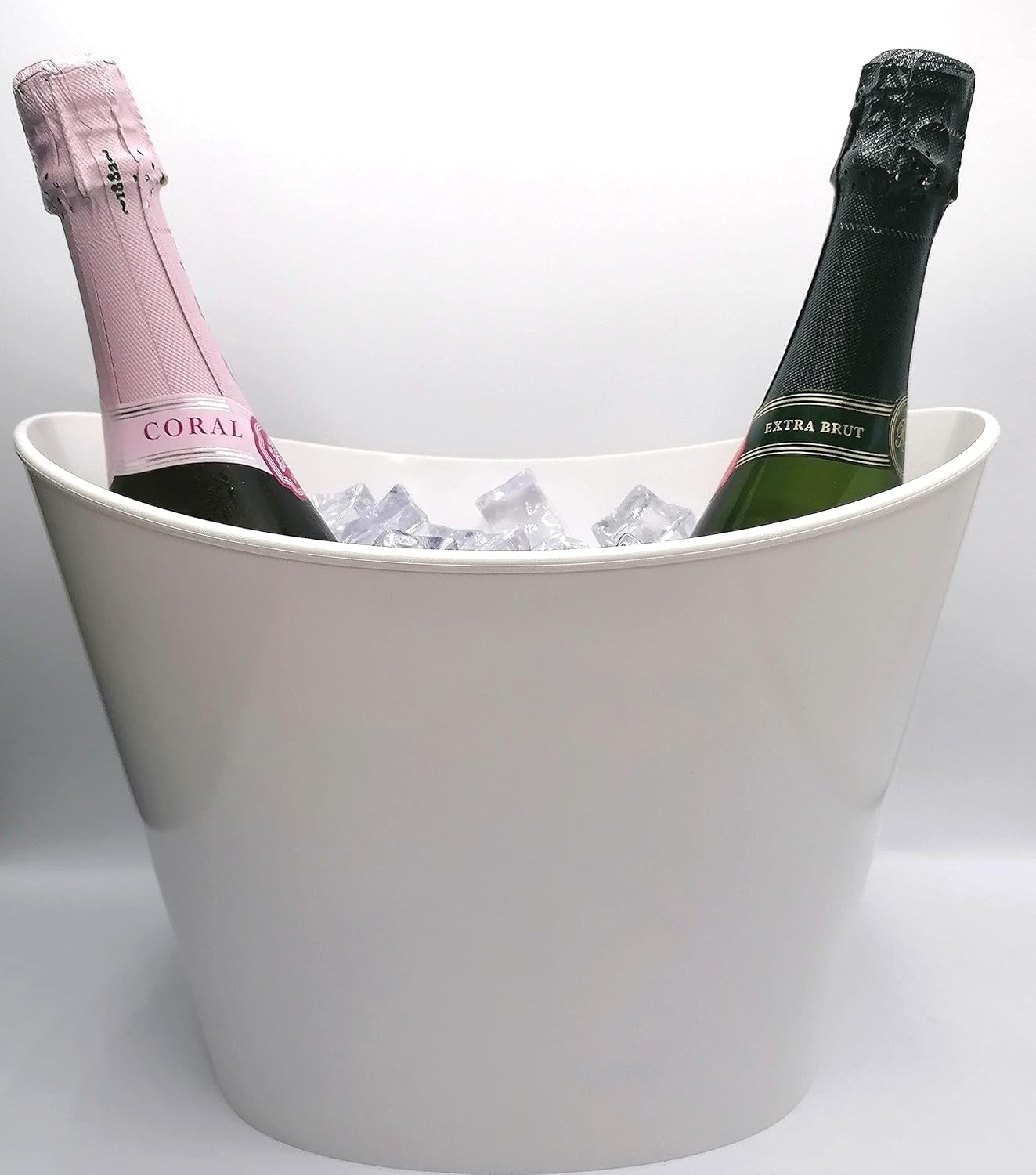 Cubitera, Champanera Fresh color Blanco, ideal para 2 botellas 75cl, botella Magnum o 6 botellines de cerveza, refrescos o agua. Hecha en Polipropileno, muy Resistente.