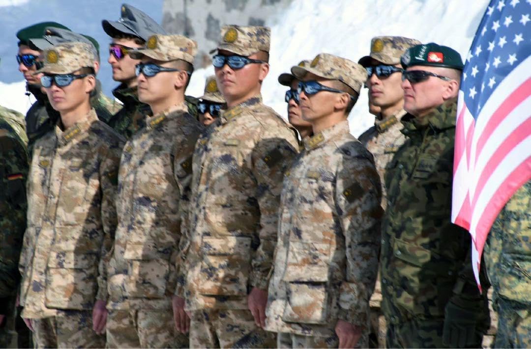 実物 解放 21式星空荒原デジタル迷彩作戦訓練用カバン 未来 2025