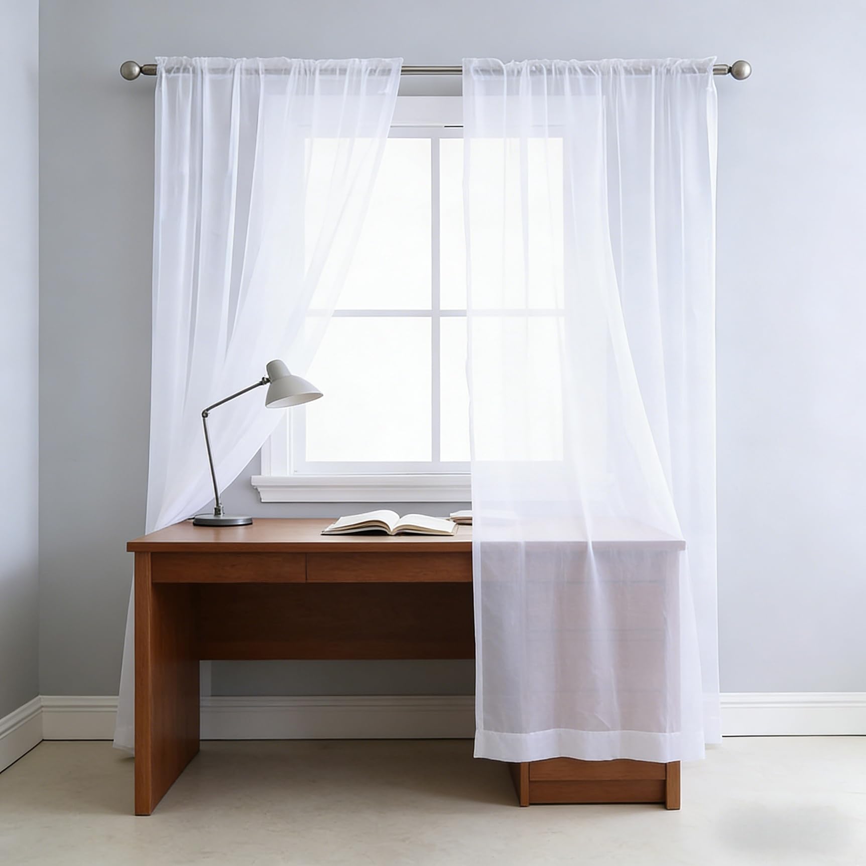 Voilage fenetre salon blanc pour une ambiance lumineuse et cocooning