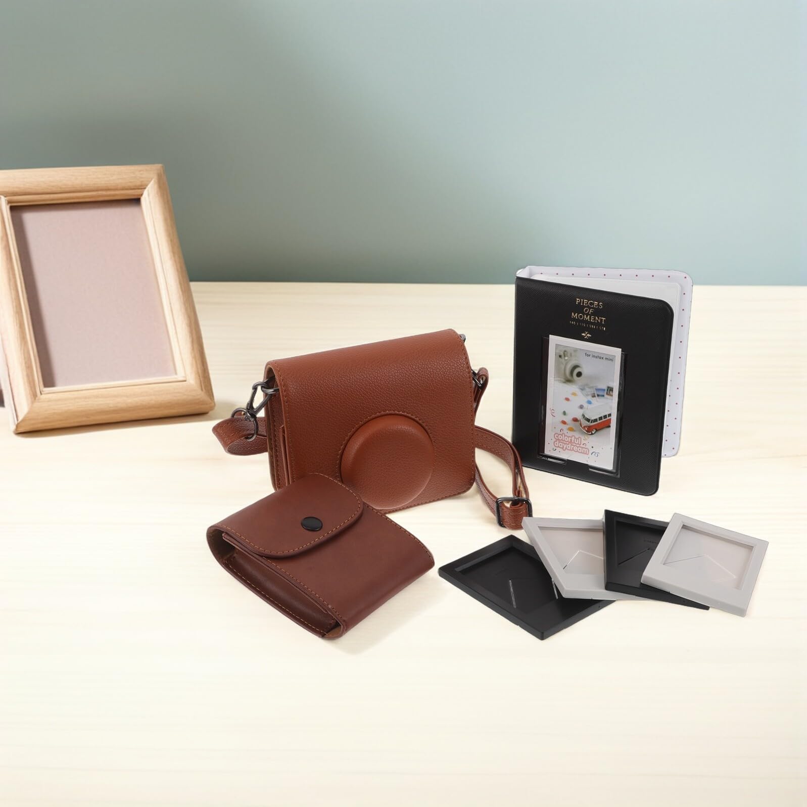 Set Custodia Protettiva per Fotocamera Istantanea Mini in PU Marrone con Tracolla Regolabile Pellicola in Vetro Temperato e Album Fotografico per Stampa Istantanea Borsa