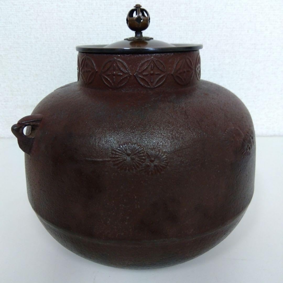 茶釜　高橋敬典造　唐松地紋　　G64 茶釜 高橋敬典造 唐松地紋 G64
