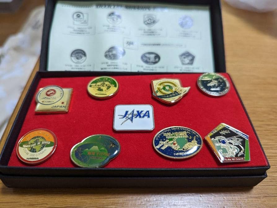 Amazon | JAXA オフィシャルピンバッジ | バッジ | おもちゃ