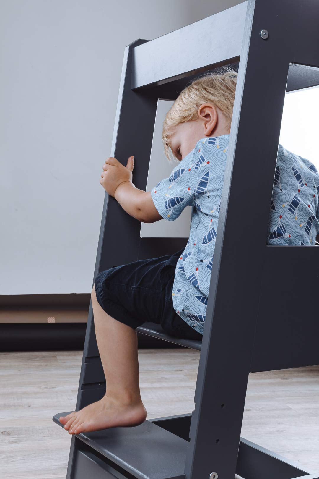 tiSsi® Lernturm Felix – Montessori Lernturm für Kinder, mitwachsend & höhenverstellbar, Entdeckerturm aus Buche, grau