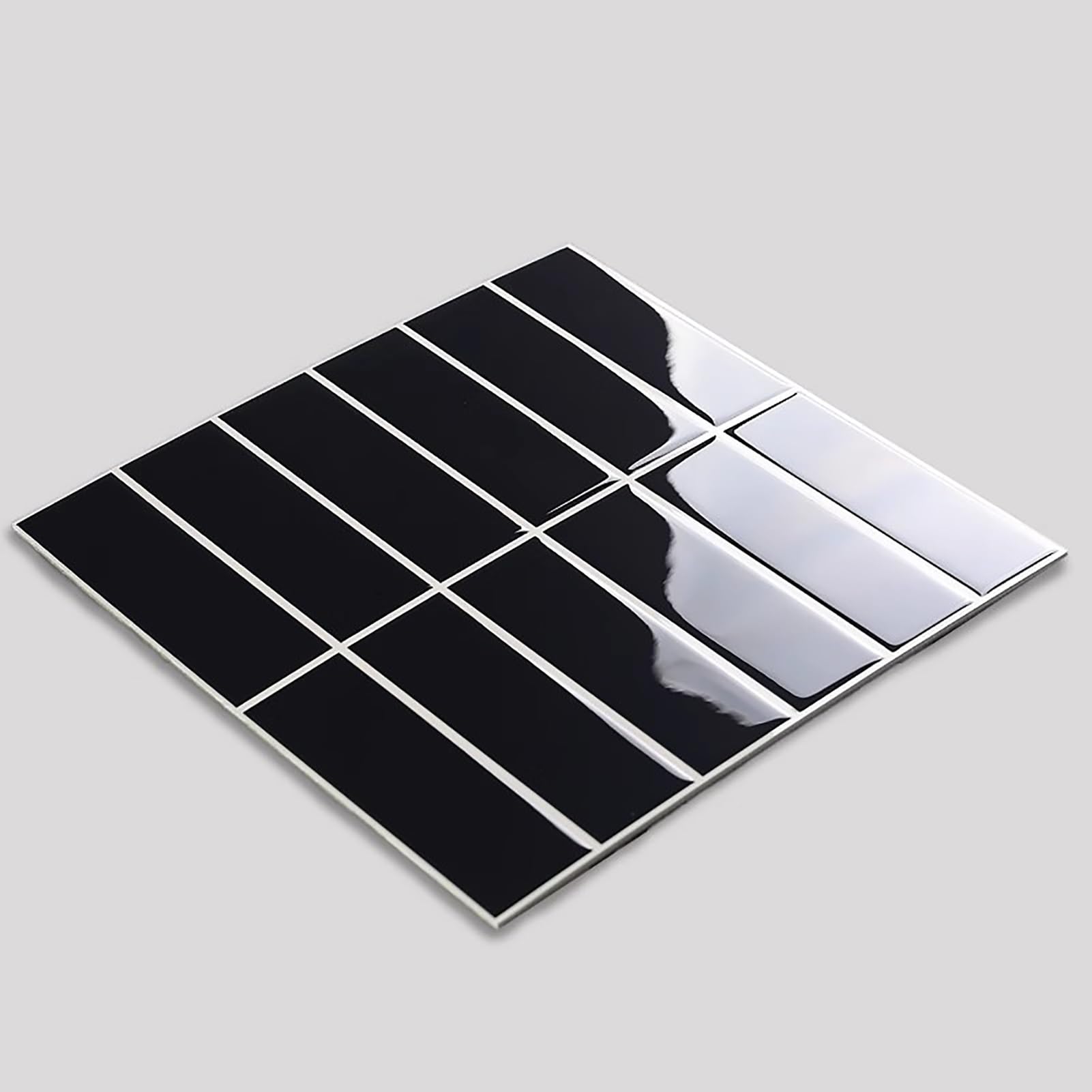 Dalles de plafond en PVC noir avec bandes grillagées pour rénovation - Lot de 70