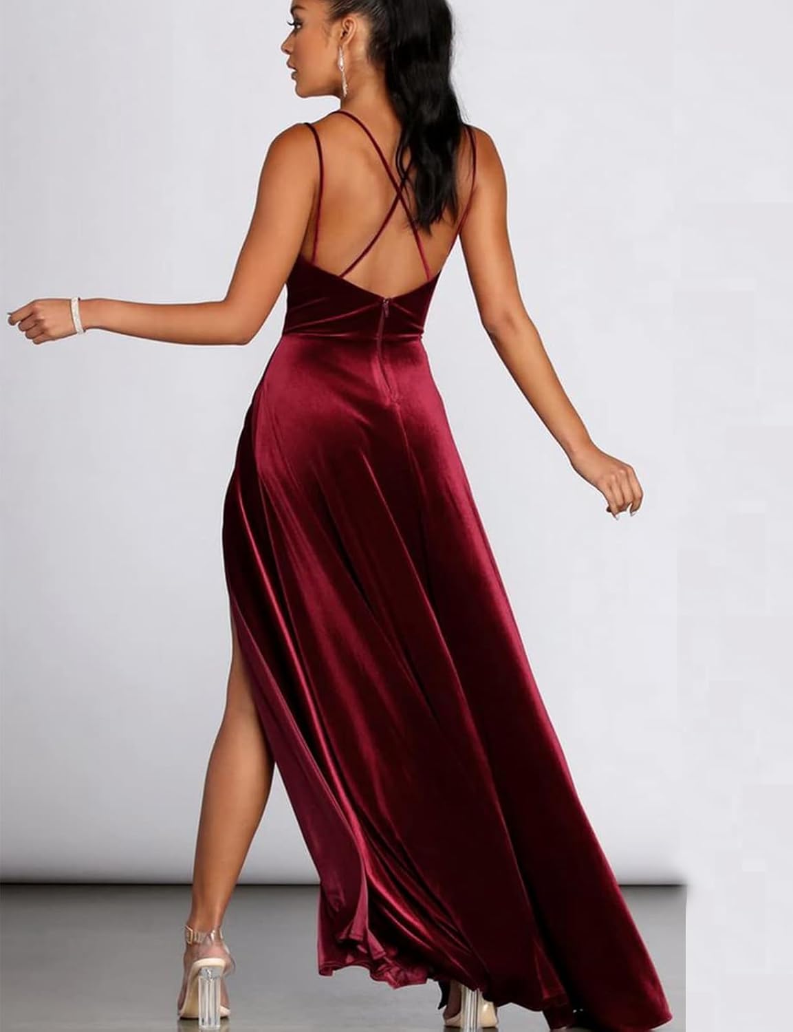 Women's Velvet Prom Dresses Long with Pockets Spaghetti Straps V Neck Slit Evening Party Ball Gowns
