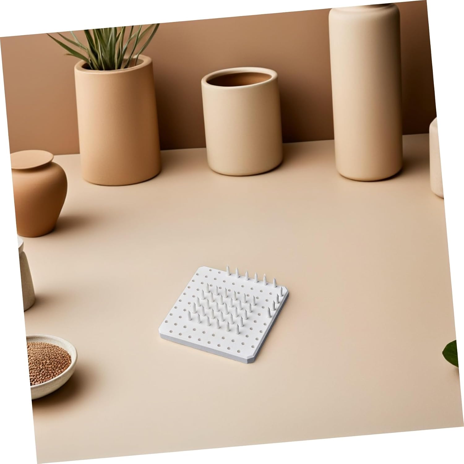 NESTINGHO 60pcs Kiln Support Nails and Multi-Hole Refractory Support Pads Ceramic Cone Nails Pottery Firing Holder for High Temperature Clay Firing Kiln Accessories
