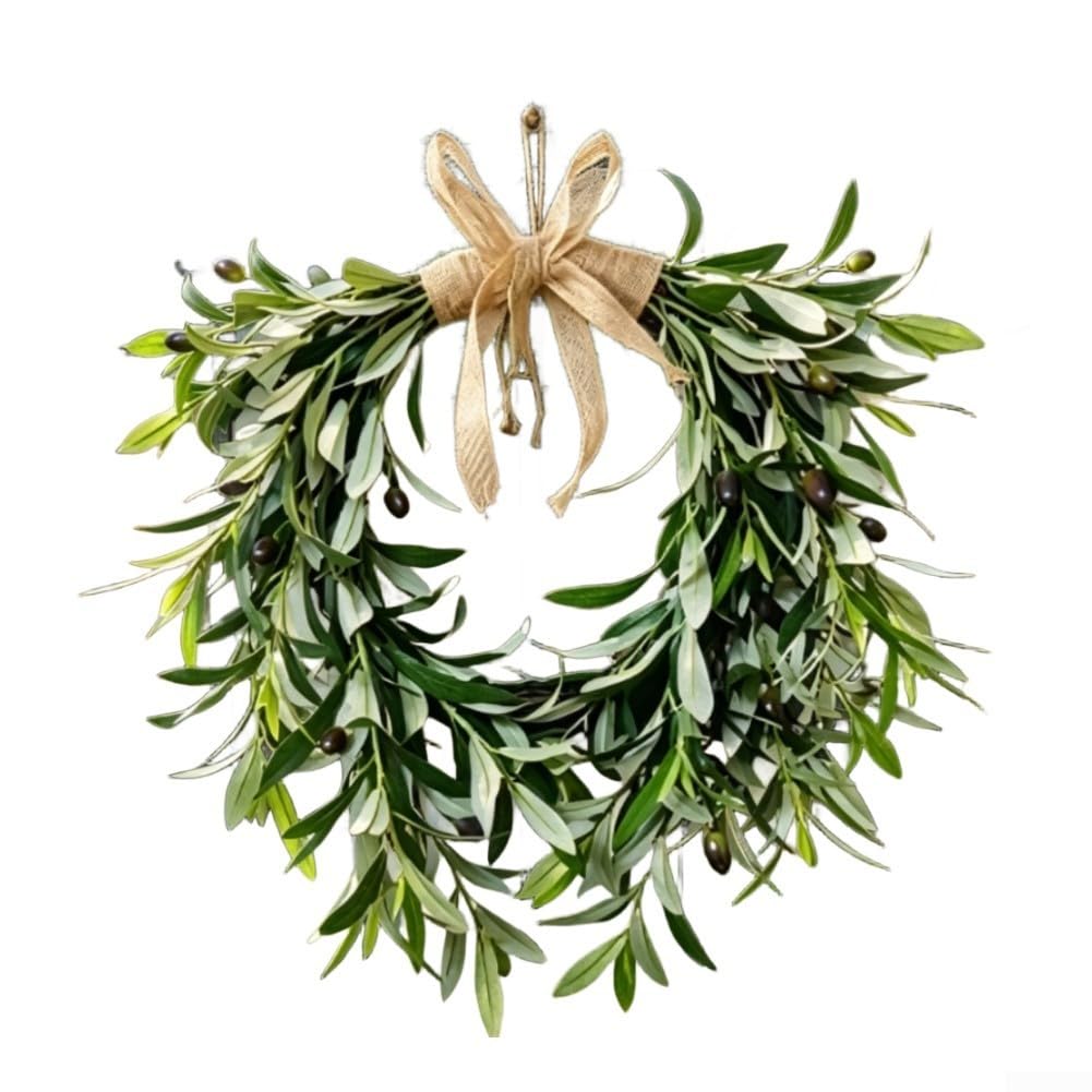 Couronne de Noël traditionnelle en rotin et eucalyptus pour raviver la magie des fêtes en famille