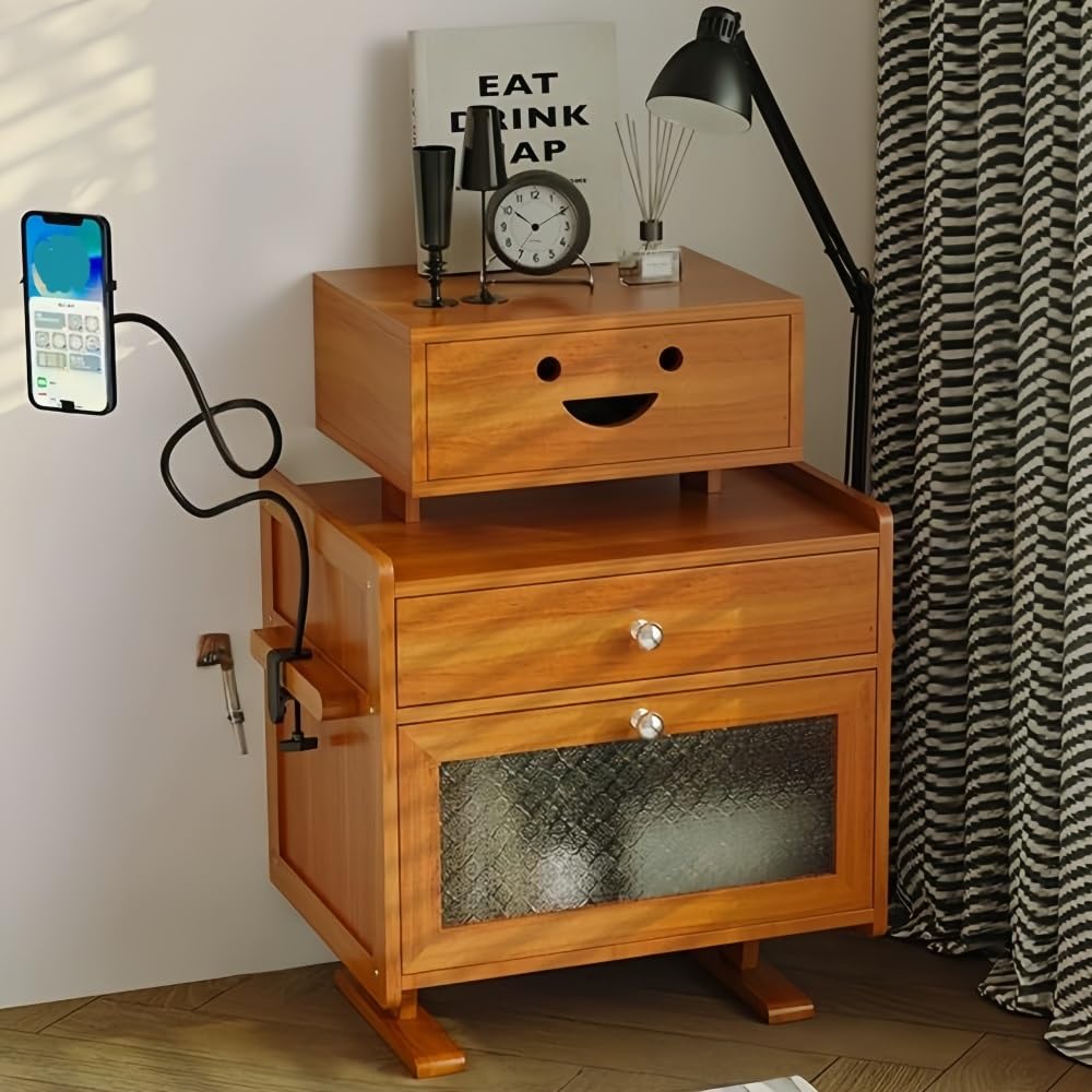 Petite table d'appoint en bambou marron pour harmoniser votre salon et votre chambre