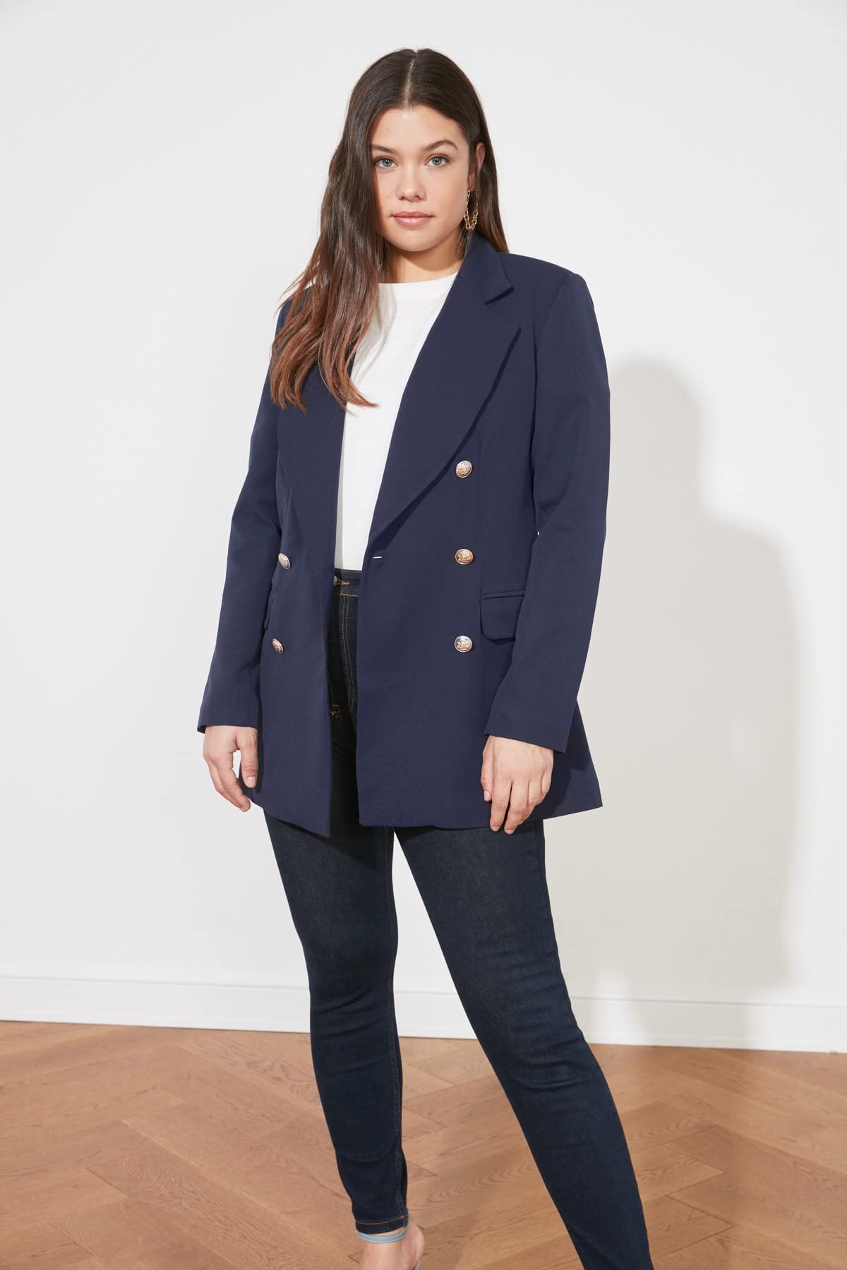Trendyol Veste Blazer Surdimensionnée À Boutons Bleu Marine Trendyol Veste Blazer surdimensionnée avec Boutons Bleu Marine Femme (Lot de 1)