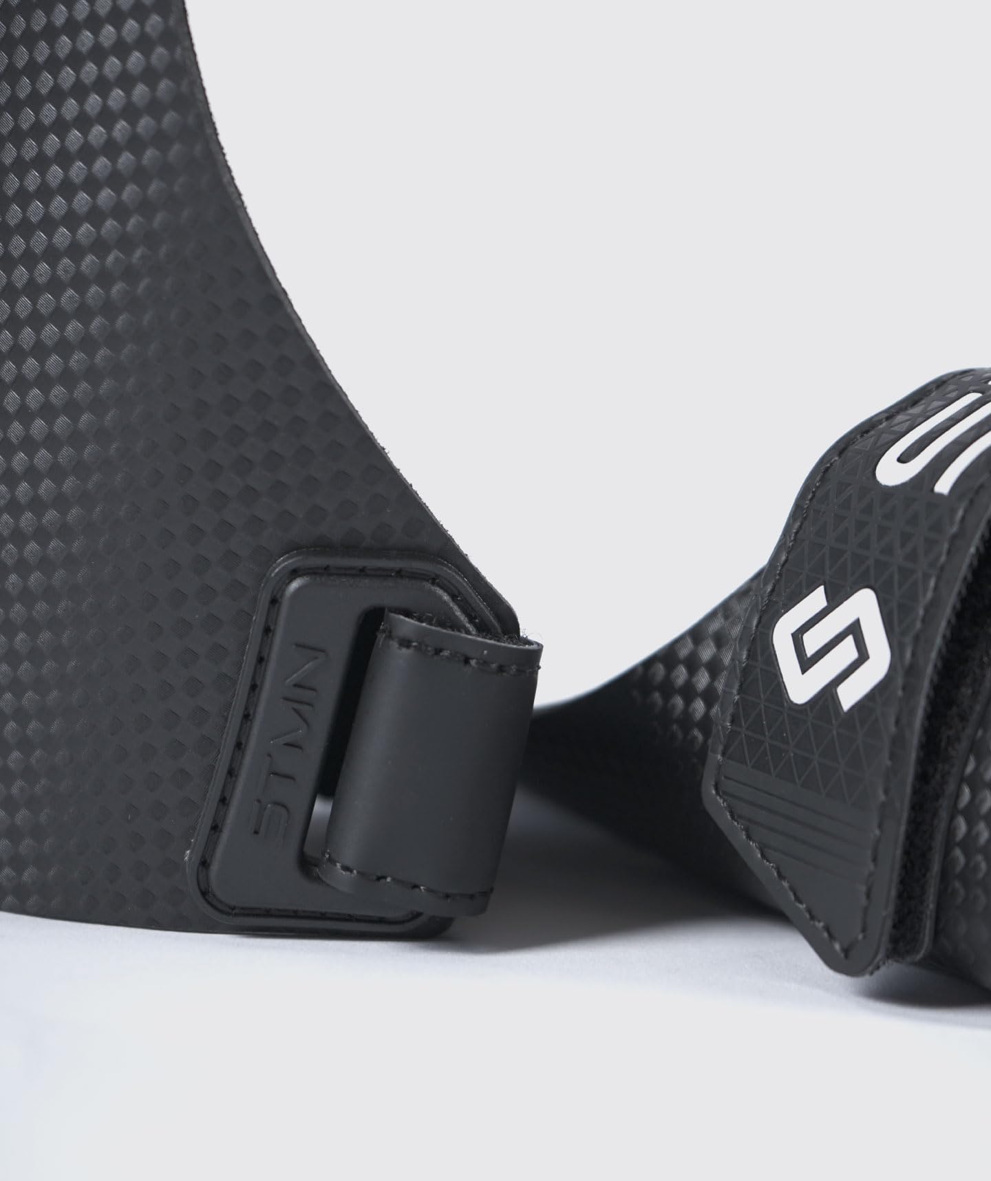 STMN Fitness - Paracalli Carbon Free Black | Grip Ultra Resistente Texture Carbon con Magnesite | Protezione Mani per Cross Training, Calisthenics, Sbarre Ruvide e Classiche, Uomo e Donna (L-XL)