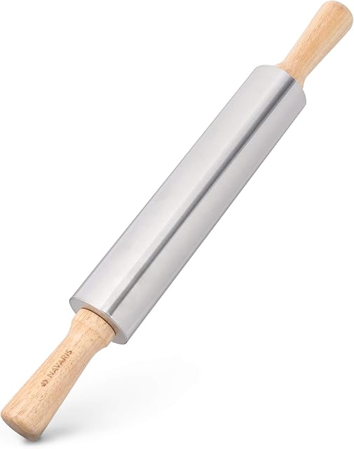 Navaris Stainless Steel Rolling Pin - Non-Stick Steel Rolling Pin with Wooden Handles for Baking, Cooking, Cookies, Biscuits, Pizzas, Dough- Silver