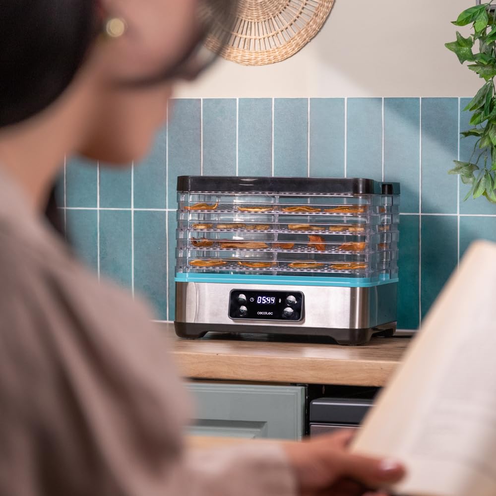 Cecotec Deshidratador de Alimentos VitaDry Pro. 300 W, Deshidratadora de Frutas con 5 Bandejas Altura Regulable, Pantalla Digital, Temporizador 30 min a 48 hs, Temperatura 35º-70º, Inox