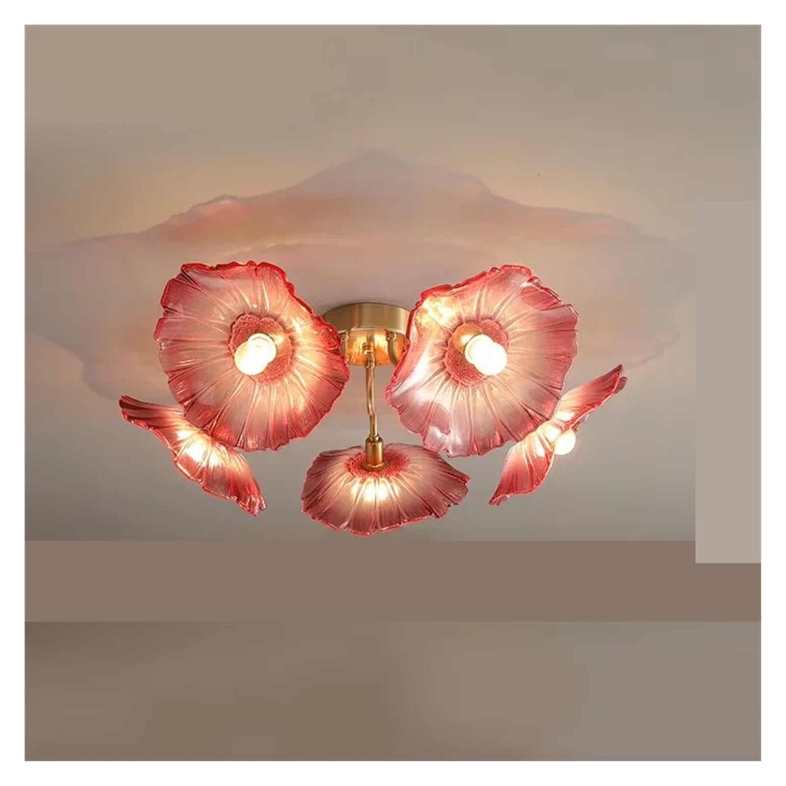 Lustre en verre rouge résolvez le manque de lumière du salon avec ce plafonnier floral