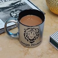 Vista 2 de LaserGram Taza de café redonda de cerámica de 11 oz, Scorpion, grabado personalizado incluido (blanco)