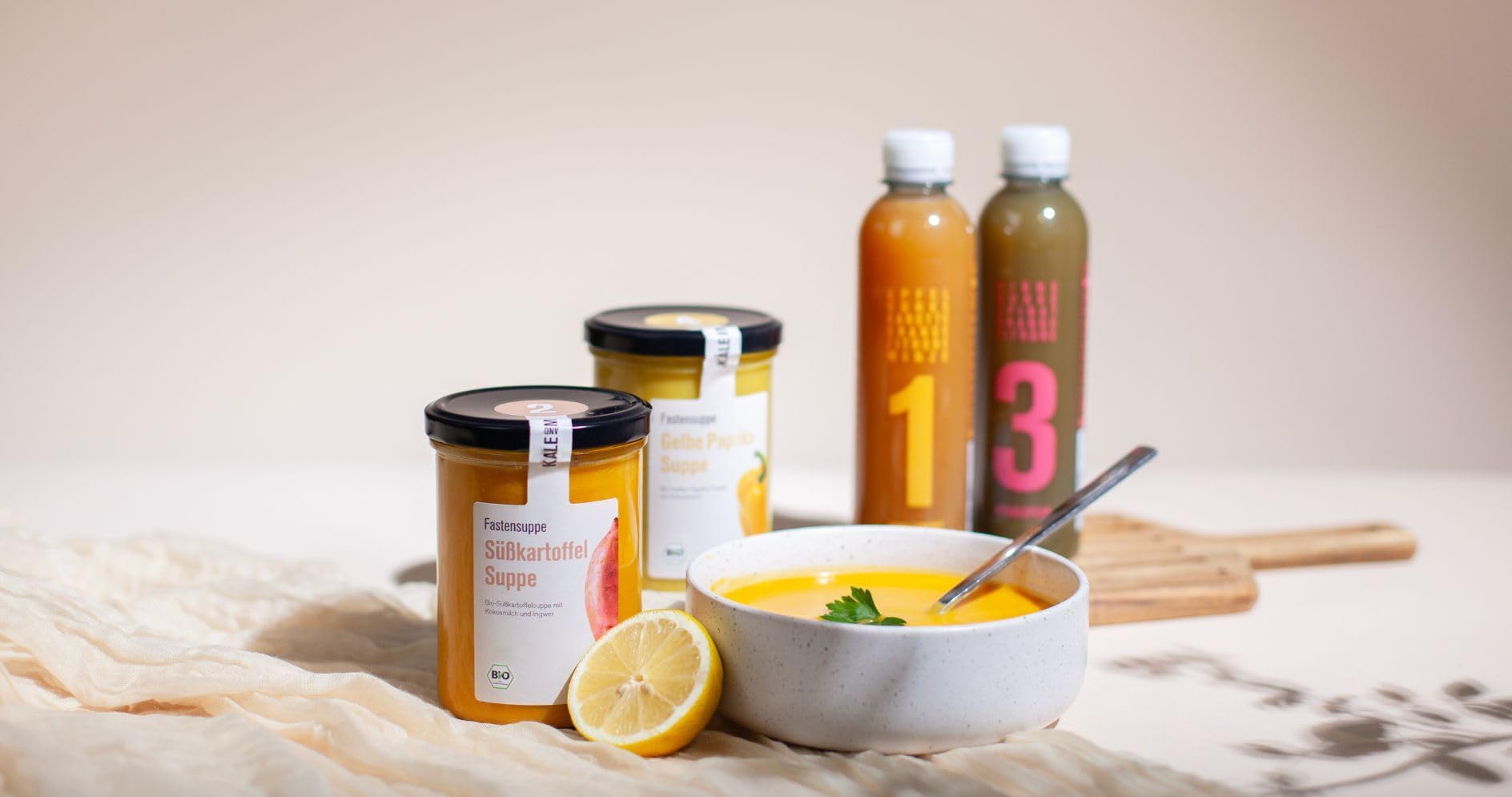 Kale&Me Suppenkur 3 Tage – 6 Flaschen je 320 ml & 6 Suppen je 380 ml | 2 verschiedene kaltgepresste Säfte & 2 wärmende Suppen pro Tag, vegan, ohne Zusatz- & Konservierungsstoffe, mit Kurguide