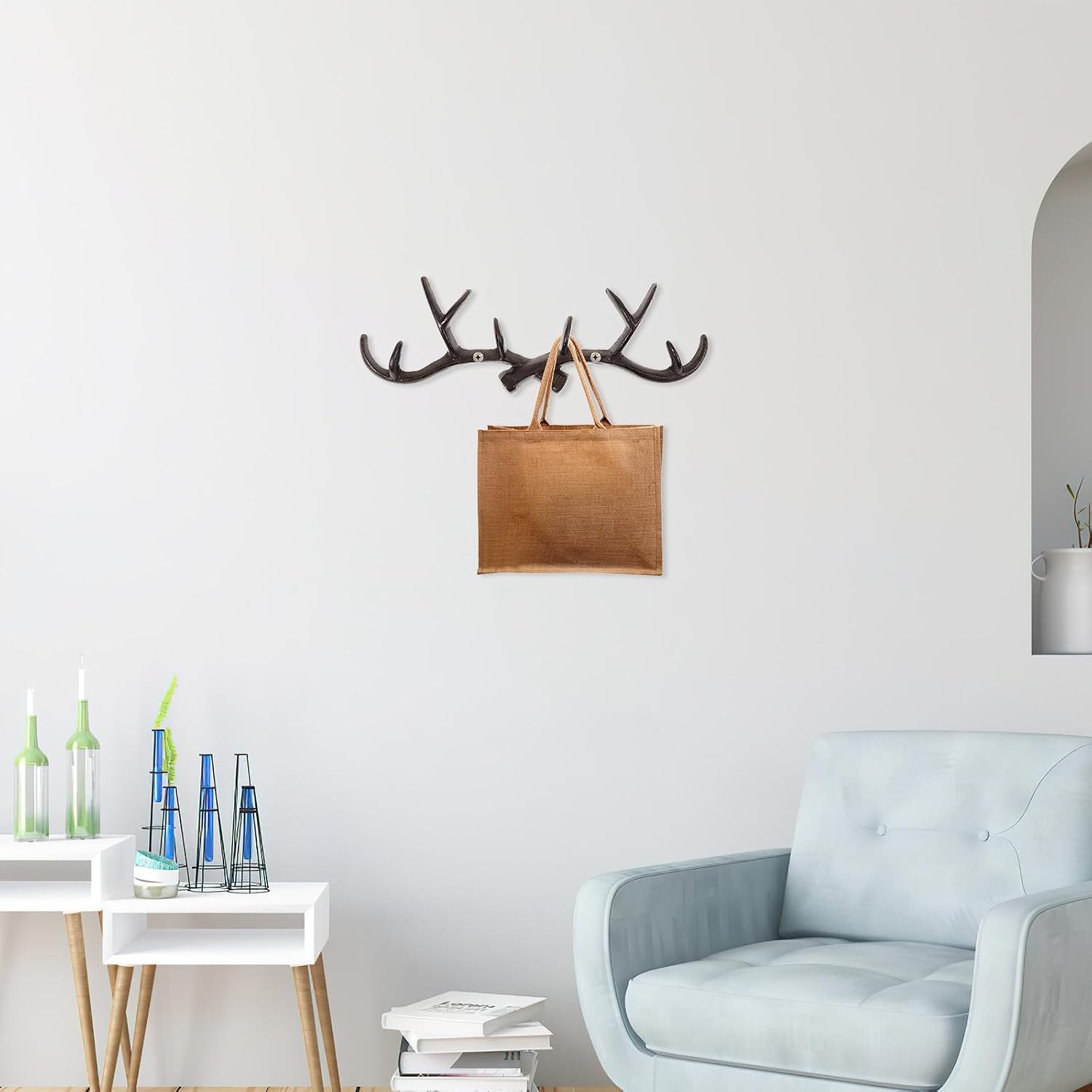 Creative Antler Wall Hooks Made of Sturdy Cast Iron, for Hanging Hats and Scarves in Bathroom or Bedroom, Stylish Modern Deer Decor for Home Organization Random Color