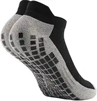 Kit 3 Meias Antiderrapantes Esportivas Masculina, Cano Baixo, Grip na Sola, Confortável, Não Escorrega, Perfeito para Esportes