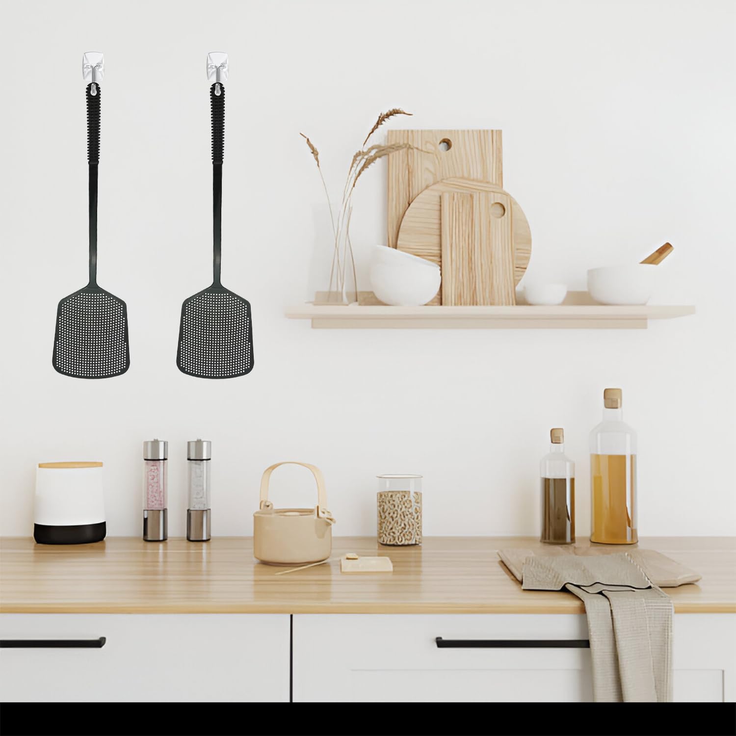 Set di 4 scacciamosche stabili manuali per mosche, zanzare, in plastica, con manico lungo, grande superficie d'impatto, per mosche, zanzare e insetti, colore nero