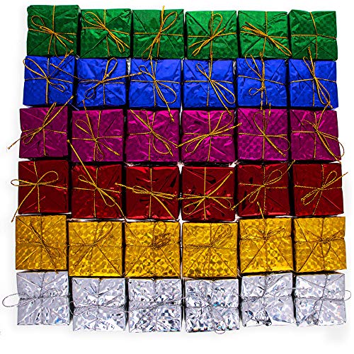 Boîtes cadeaux multicolores pour sublimer votre décoration de table