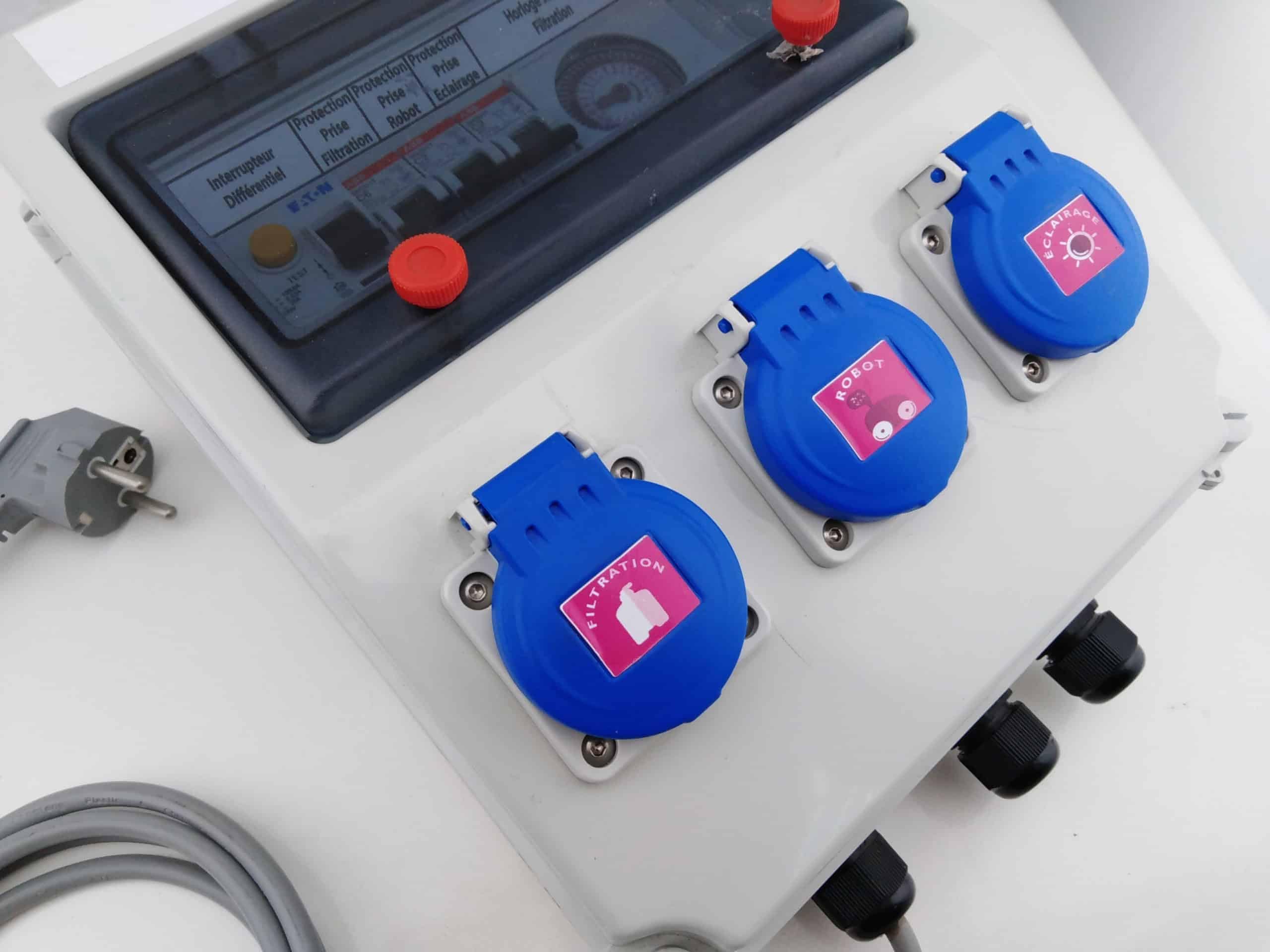 EDENEA - Coffret Electrique Piscine sur Prises - Pompe Filtration+Robot Piscine+Projecteur LED - Protection 30mA - Horloge - Idéal pour Piscine Hors Sol