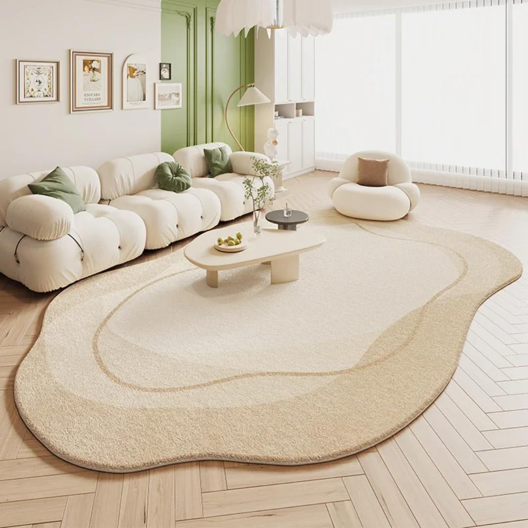 Tapis crème de grand salon irrégulier pour créer un coin bureau cosy