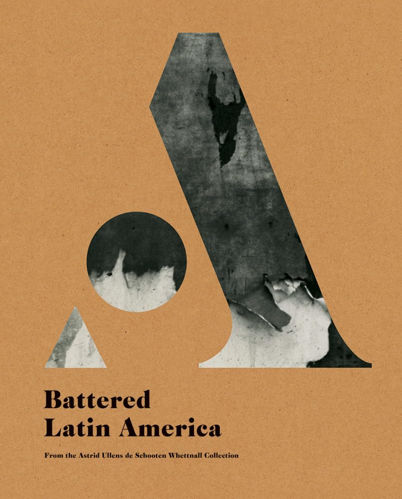 América Latina Golpeada/ Battered Latin America (SIN COLECCION)