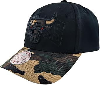 Mitchell & Ness NBA Woodland Camo Low Pro Snapback Cap Chicago Bulls