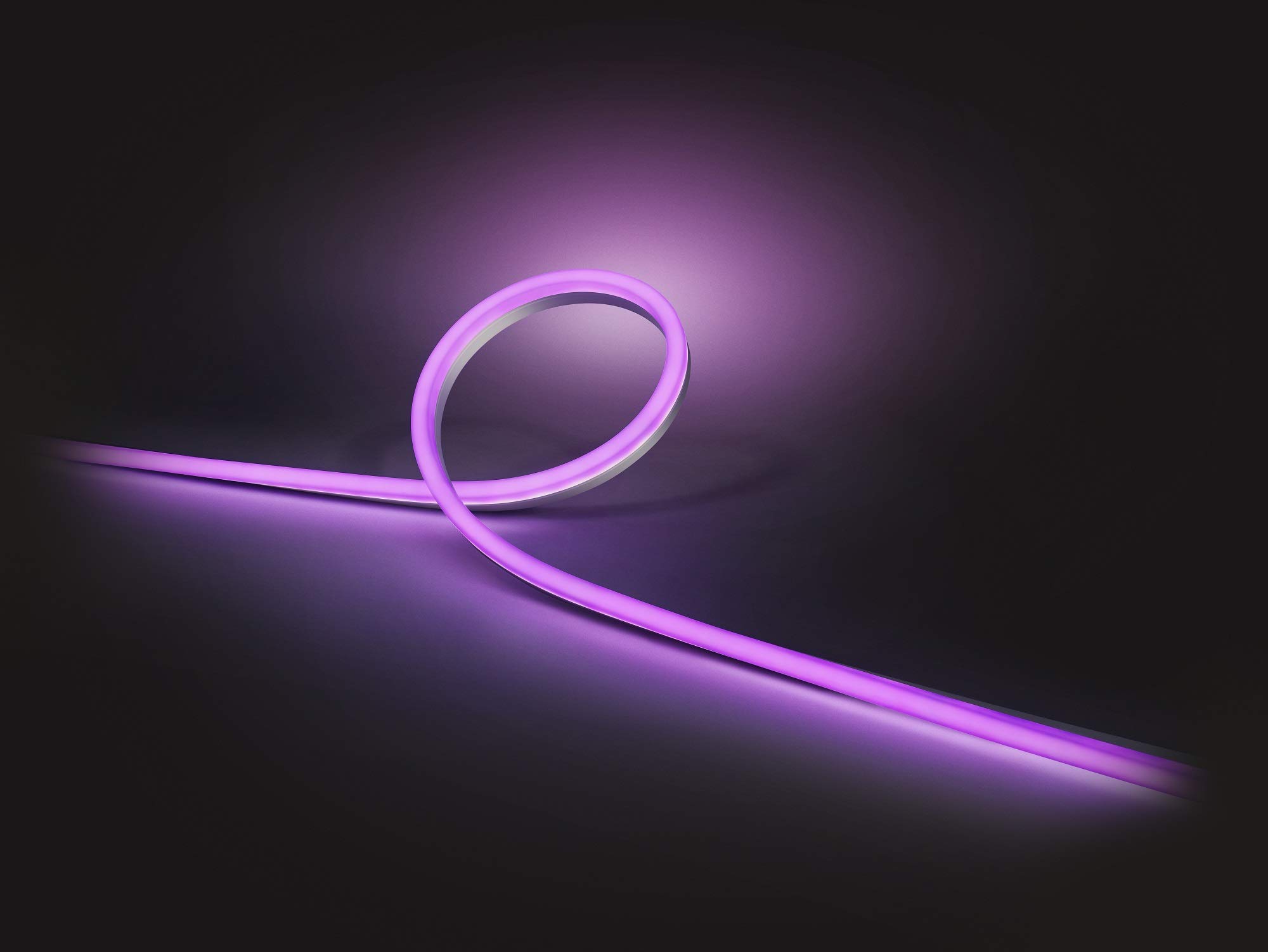 Philips Hue White and Color Ambiance LED Outdoor Lightstrip, 5 Meter, 1600lm, dimmbar, komplett wetterfest, 16 Mio. Farben, steuerbar via App, kompatibel mit Amazon Alexa (Echo, Echo Dot)