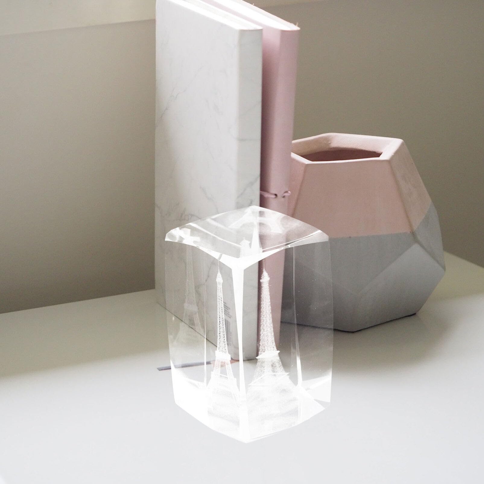 エッフェル塔クリスタル Amazon.co.jp: 【美しいエッフェル塔】超精密3Dクリスタル